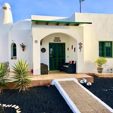 Villa Casa Kazbar, Lovely 1 Bed & Communal Pool Playa Blanca (Lanzarote)