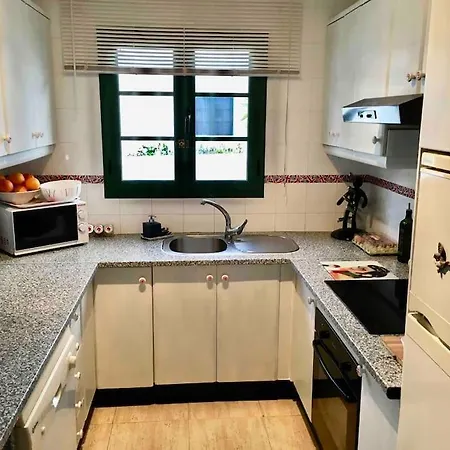 וילה Casa Kazbar, Lovely 1 Bed & Communal Pool